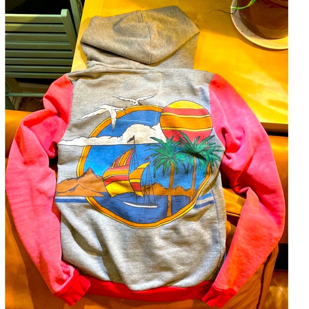 searching for this hoodie- any size! AN